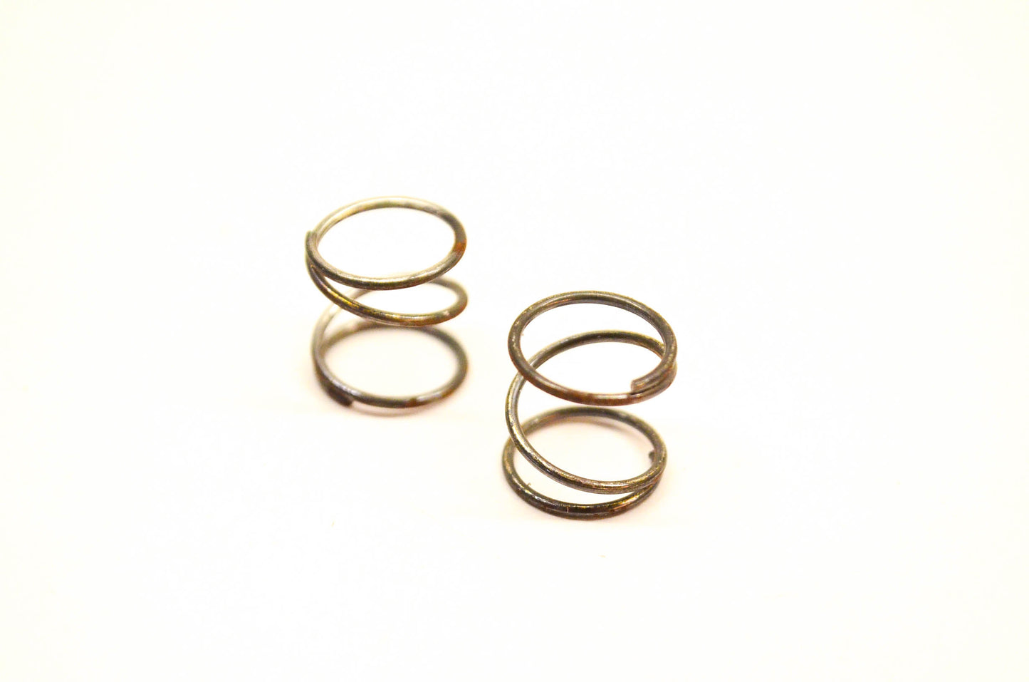 Tecumseh 590179 Spring Qty 2 NOS