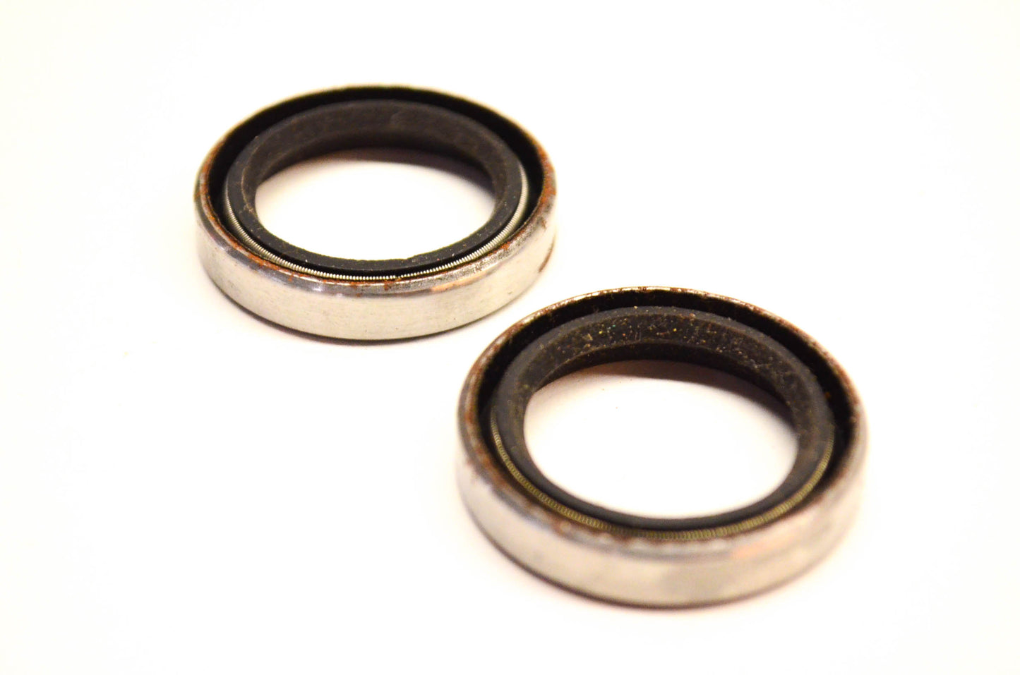 Tecumseh 31333 Oil Seal Qty 2 NOS