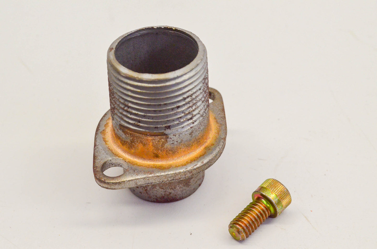 New OEM Briggs & Stratton 392700 Muffler Adapter Kit NOS