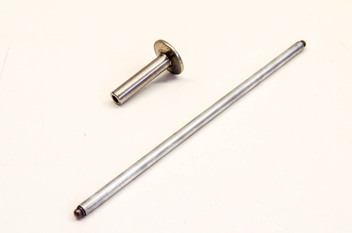 New OEM Briggs & Stratton 592673 Push Rod NOS