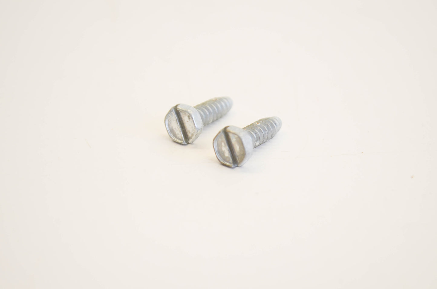 New OEM Briggs & Stratton 93469, BR93469 Self Tapping Screw Qty 2 NOS