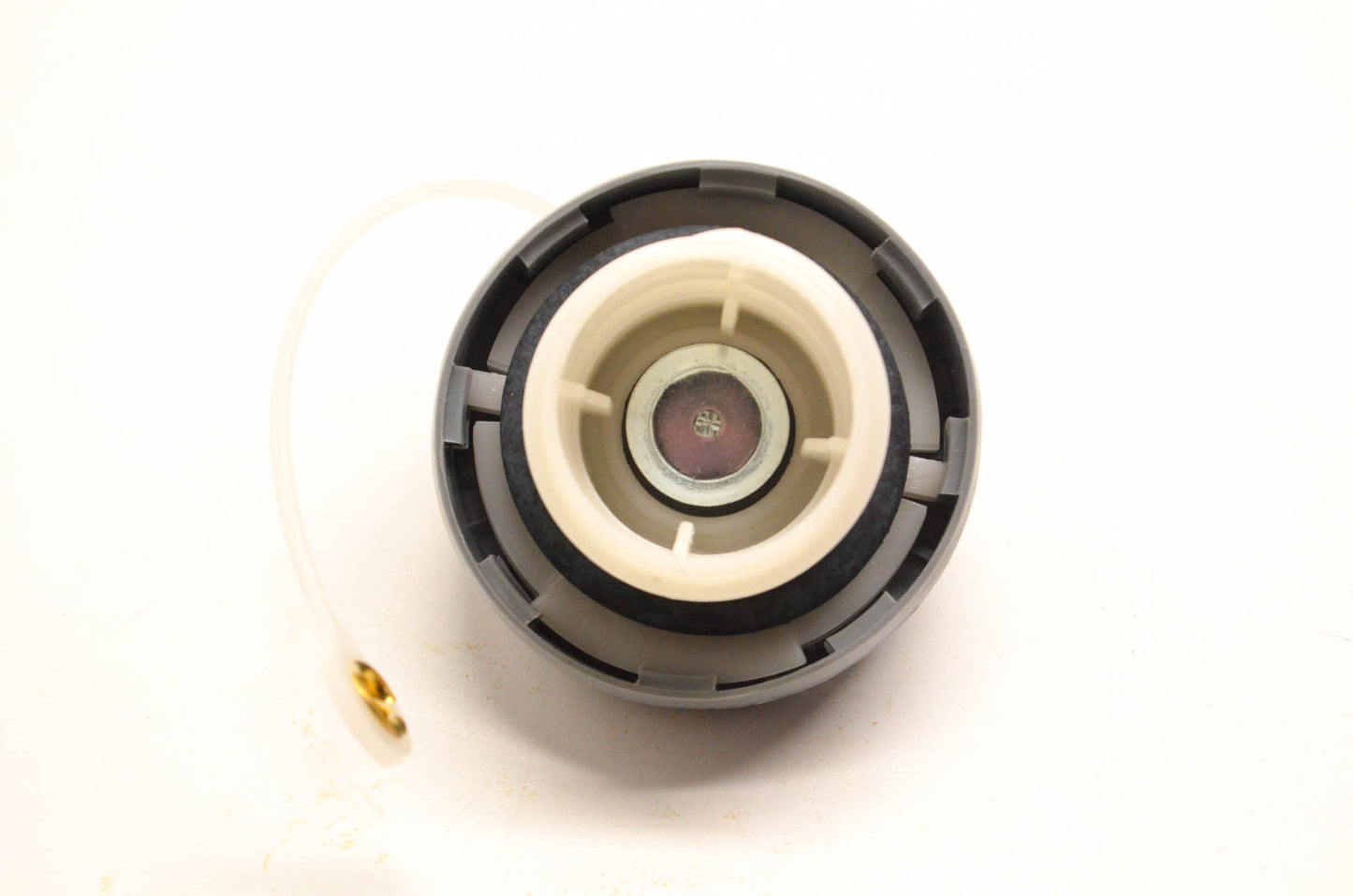 Mahindra 1001DA0260N Diesel Fuel Cap NOS