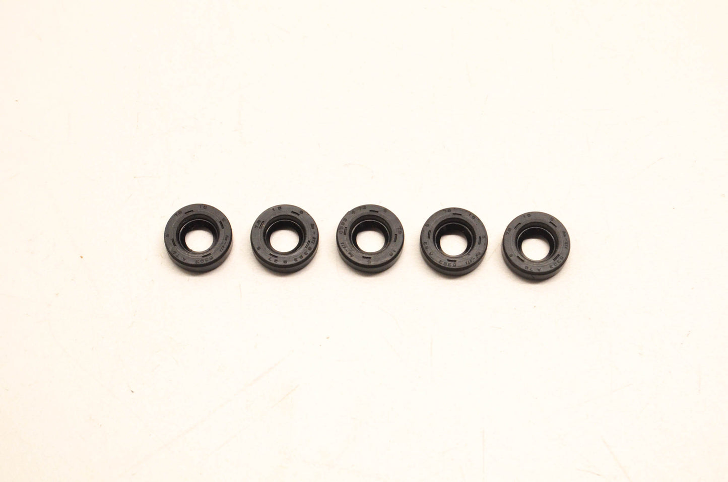 Mahindra 0060345 Oil Seal Drive Gear Qty 5 NOS