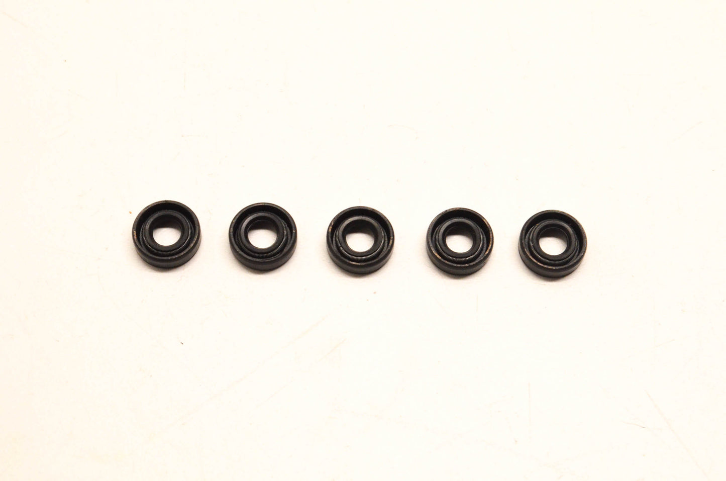 Mahindra 0060345 Oil Seal Drive Gear Qty 5 NOS