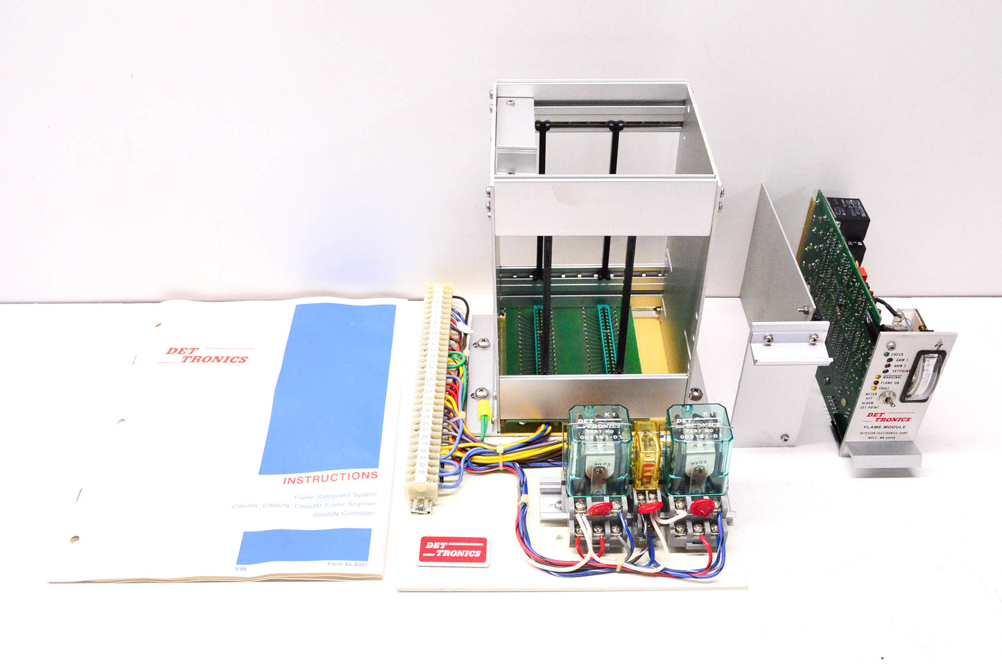 Det Tronics Q9801-C102X Flame Module NOS