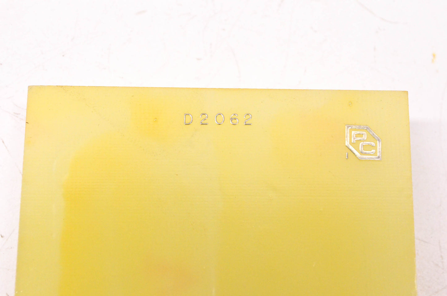 Avtron Mfg Inc. D2062 Printed Circuit Board NOS
