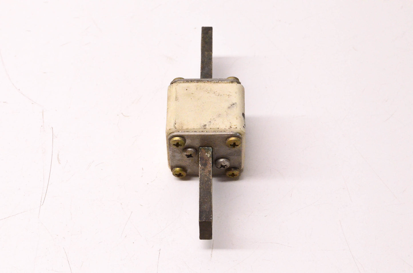 Carbone Ferraz 218A4387P84 600 Volt AC 250 Amp Fuse NOS