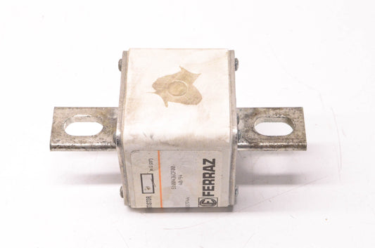 Carbone Ferraz A070FB525FX, 218A4387P44 700 Volt AC 525 Amp Fuse NOS