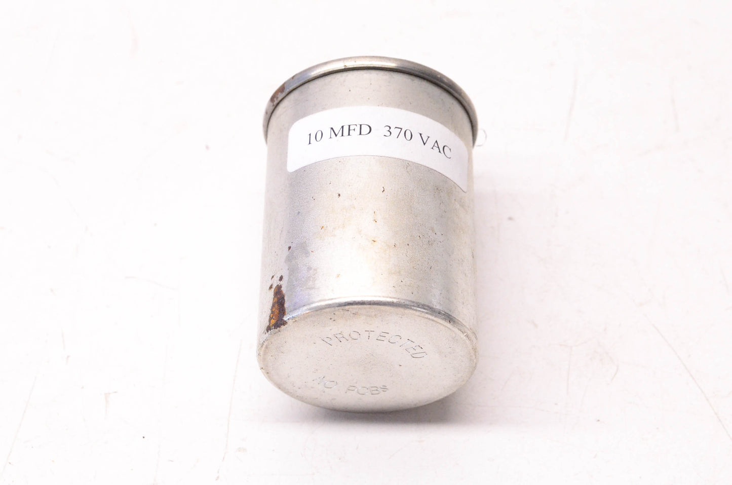 Aftermarket 6202331, 37.32-7120 370 Volt AC 10 MFD Run Capacitor NOS