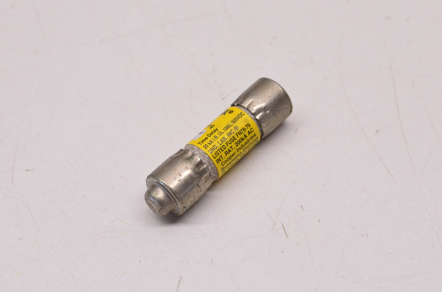 Cooper Bussmann 25 Amp 300 Volt DC Time-Delay Current Limiting Low-Peak Fuse NOS