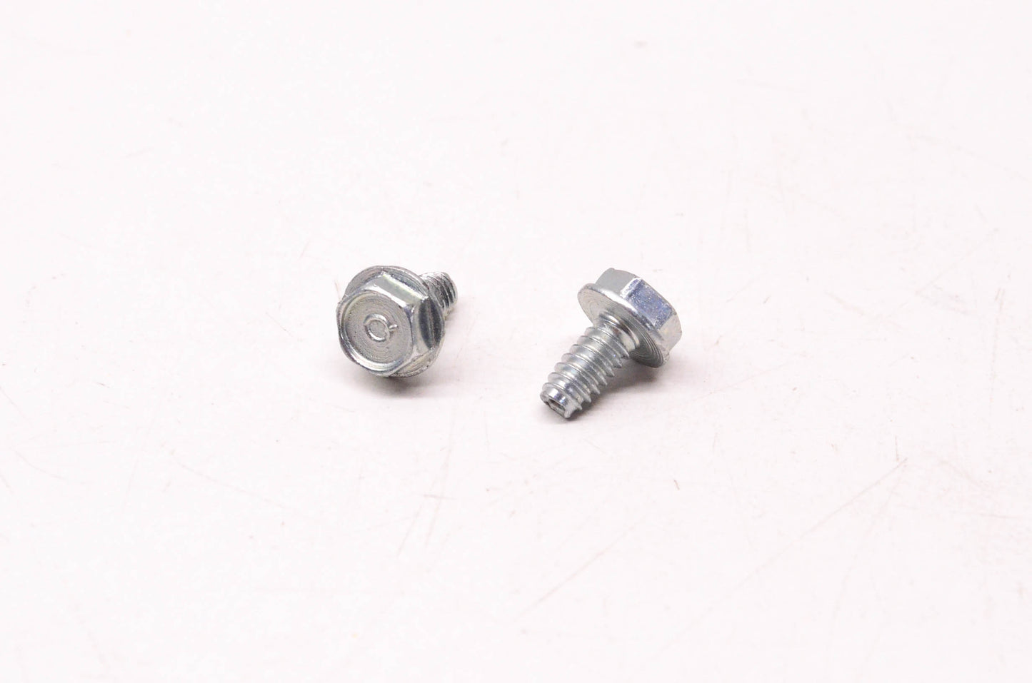 New OEM Harley-Davidson 4240 Hex Head Screw Qty 2 NOS