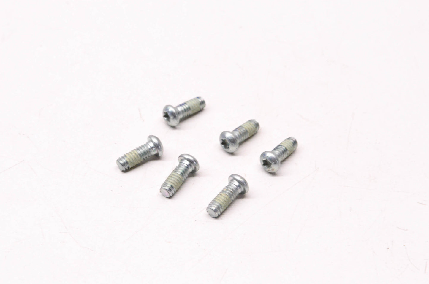 New OEM Harley-Davidson 8679 Torx Button Head Screw Qty 6 NOS