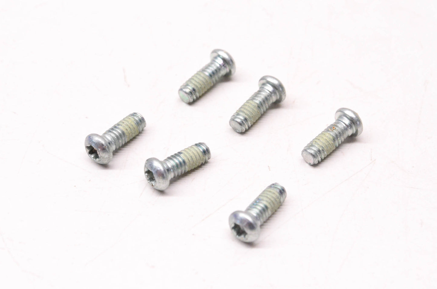 New OEM Harley-Davidson 8679 Torx Button Head Screw Qty 6 NOS