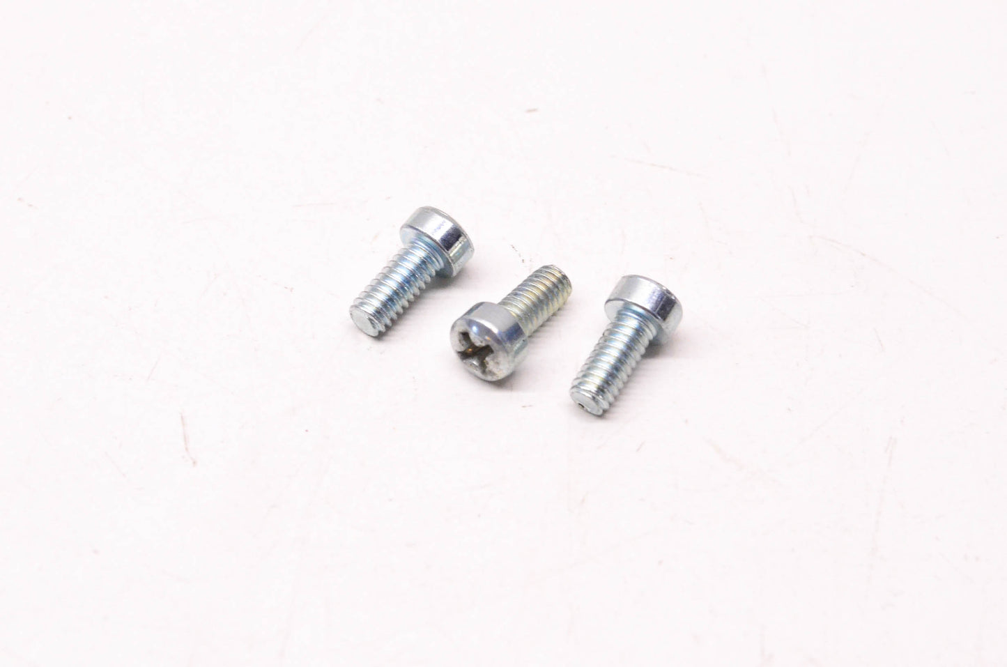 New OEM Harley-Davidson 68052-93 Screw Qty 3 NOS