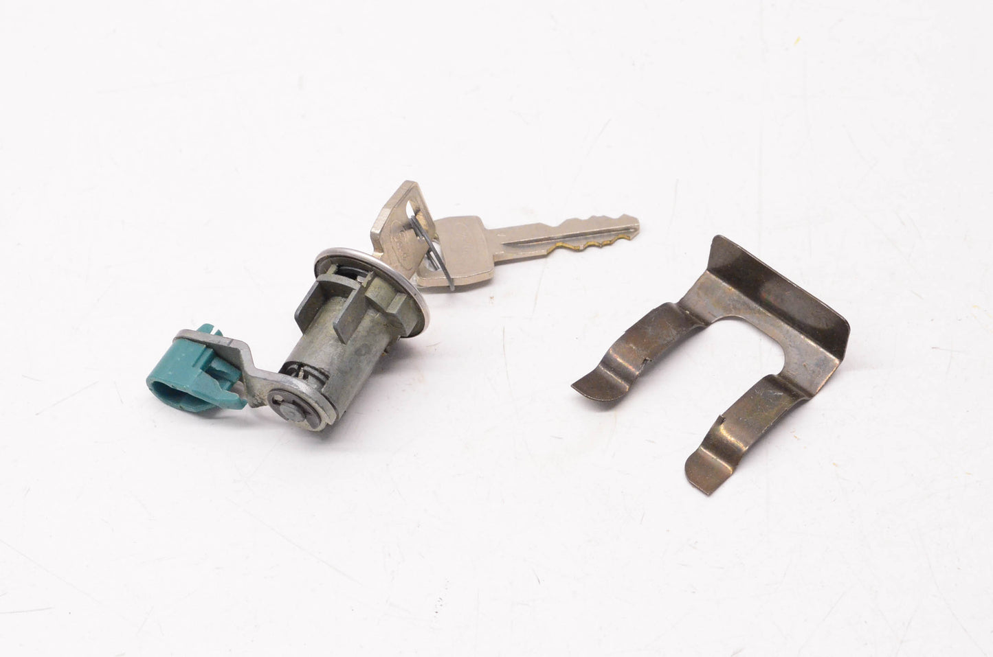New OEM Ford D9ZZ-6621985-A Door Lock Kit NOS