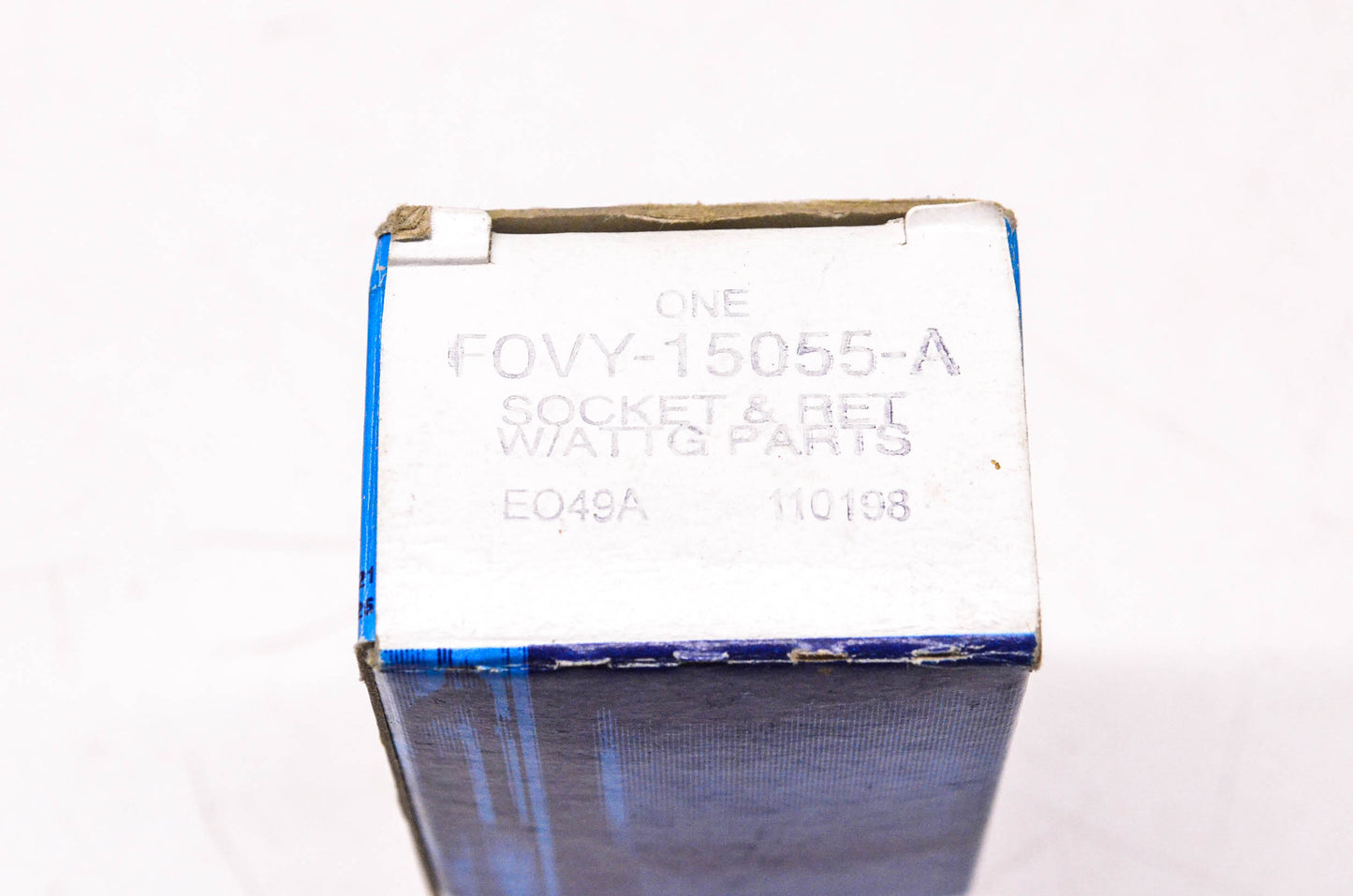 New OEM Ford F0VY-15055-A, FOVY-15055-A Lighter Socket & Retainer Assembly NOS