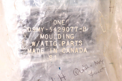 New OEM Ford D9MY-5429077-B Quarter Panel Moulding NOS