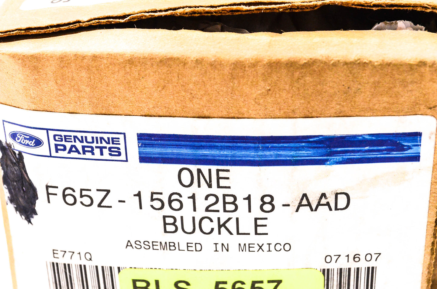 New OEM Ford F65Z-15612B18-AAD Buckle Assembly NOS