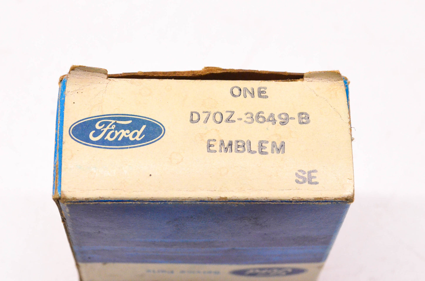 New OEM Ford D7OZ-3649-B Mustang Sport Horn Emblem NOS