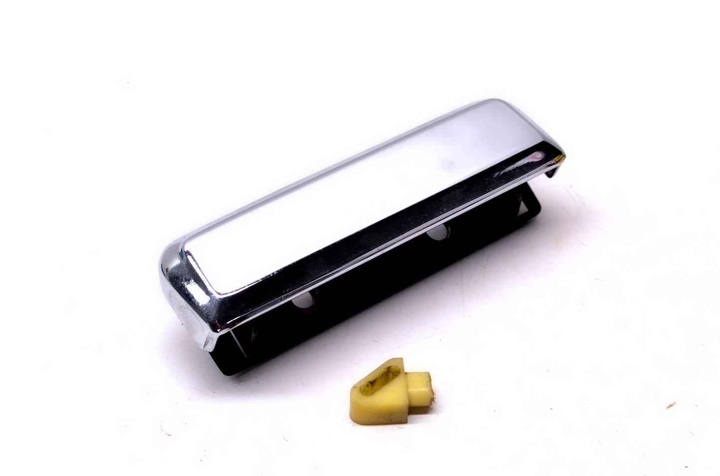 New OEM Ford E3FZ-5822405-A Exterior Driver's Side Door Handle NOS