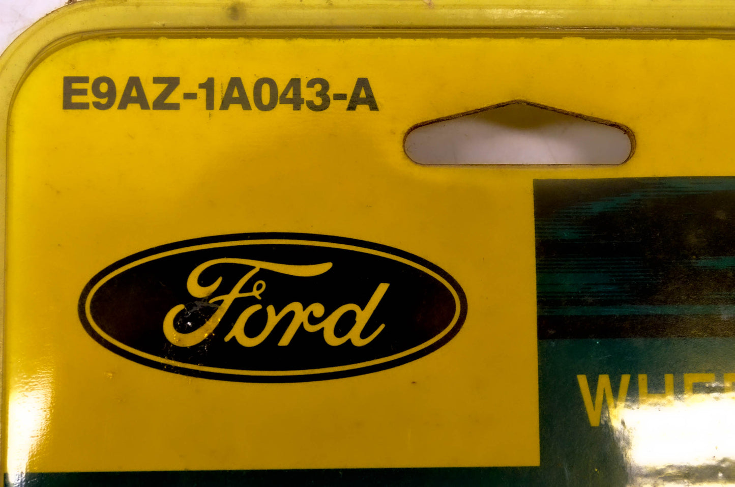 New OEM Ford E9AZ-1A043-A Wheel Locks NOS