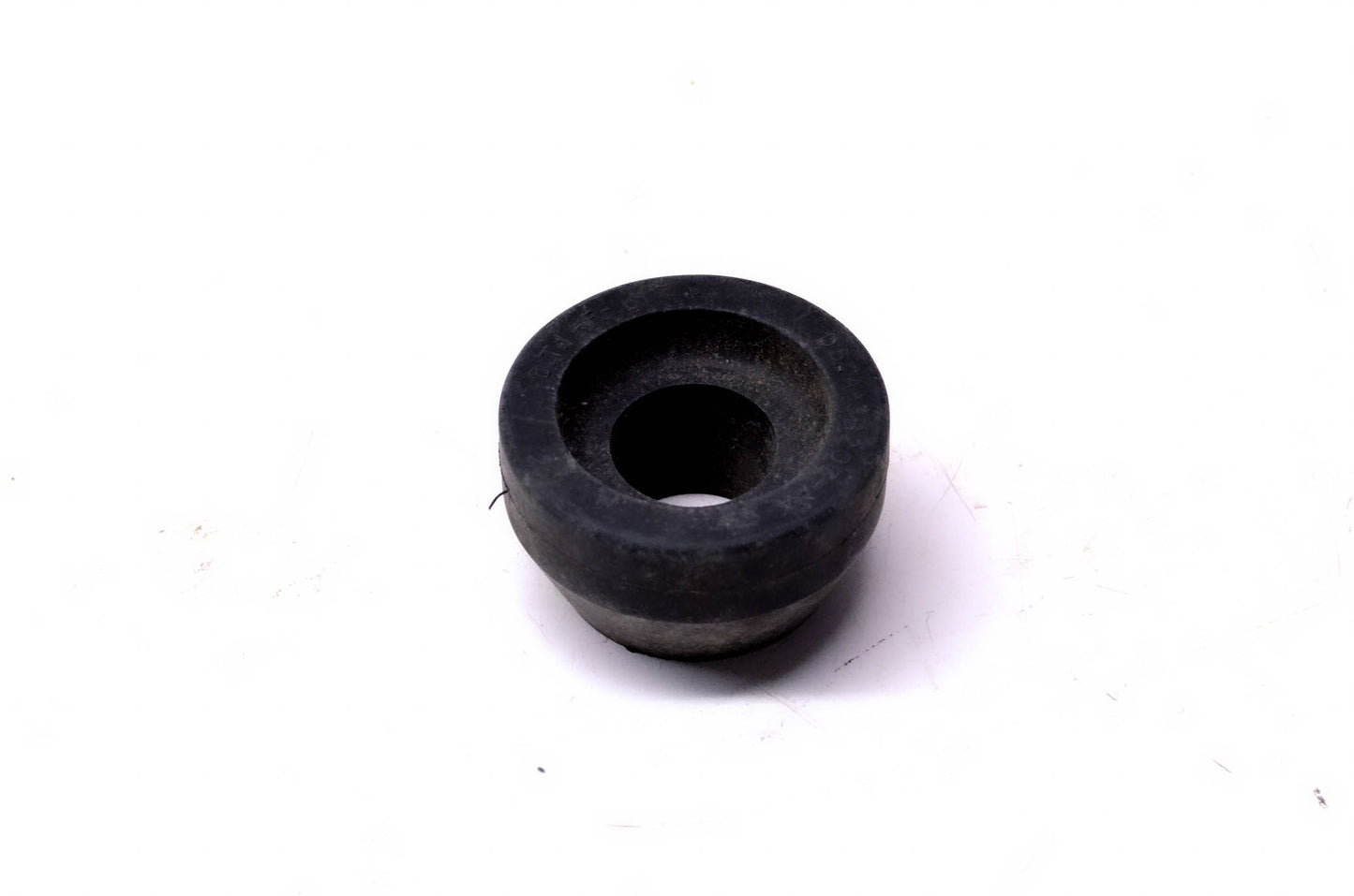 New OEM Ford D5TZ-3B203-A Insulator Bushing NOS