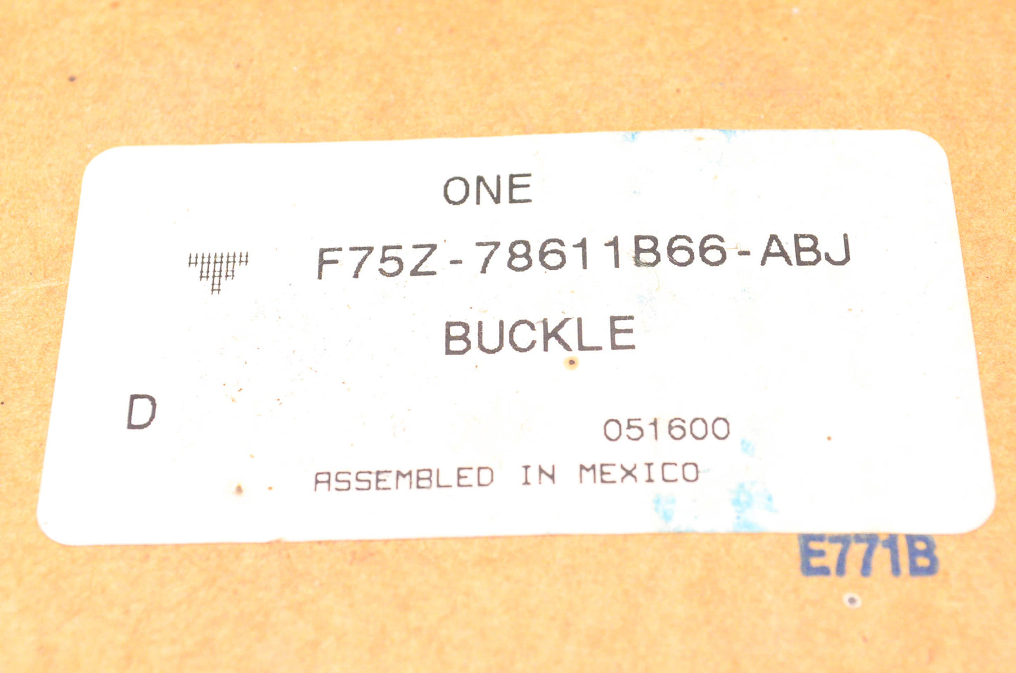 New OEM Ford F75Z-78611B66-ABJ Rear Seat Center Buckle NOS