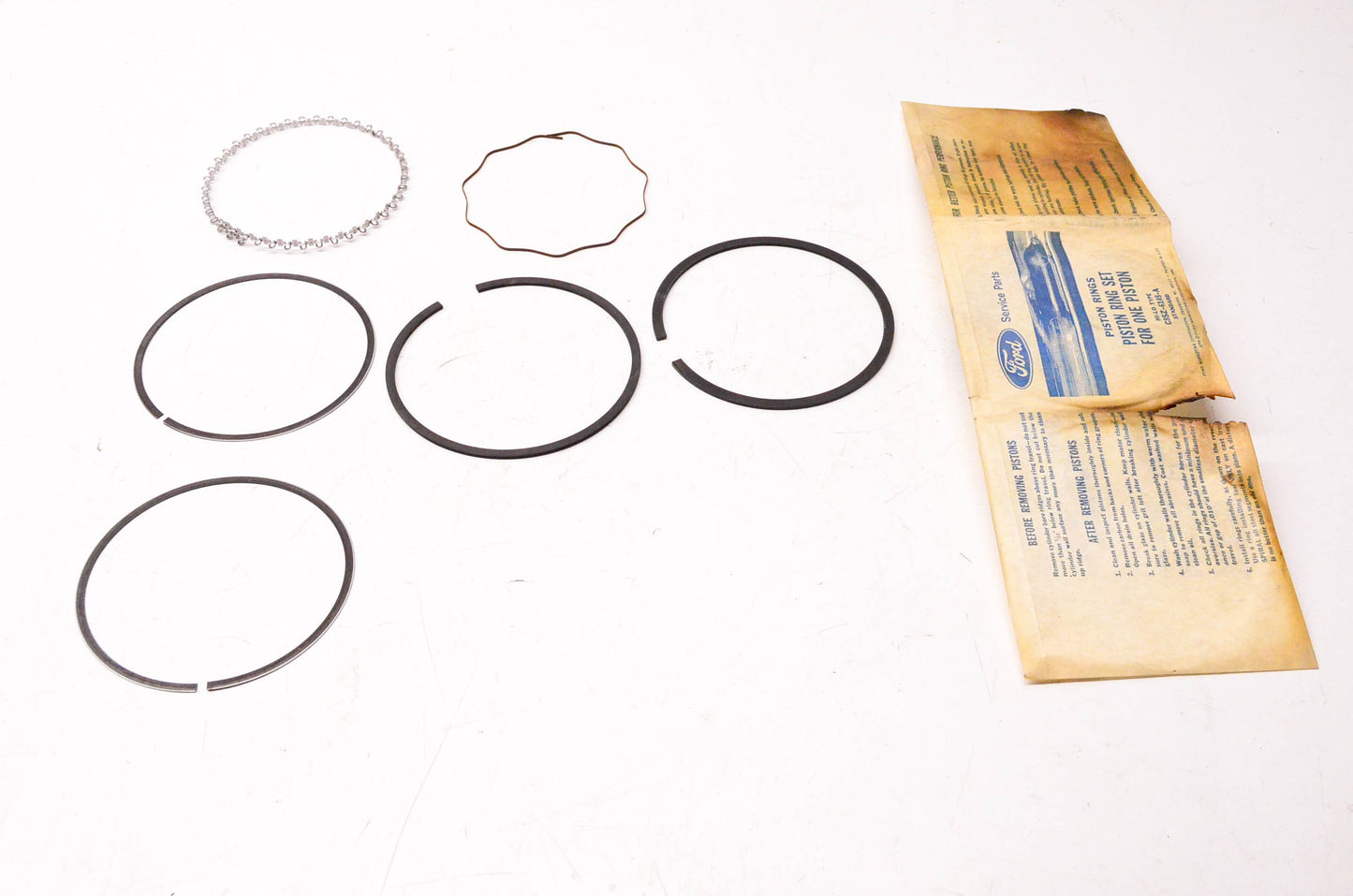 New OEM Ford C8SZ-6148-A Piston Ring Kit NOS
