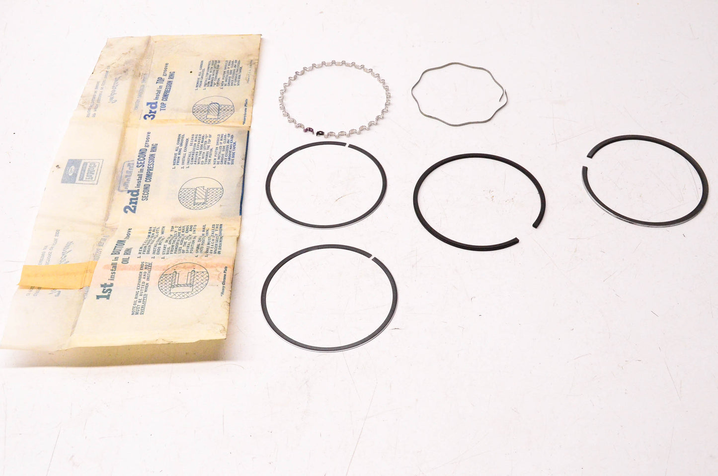 New OEM Ford C4TZ-6148-K Piston Ring Kit NOS
