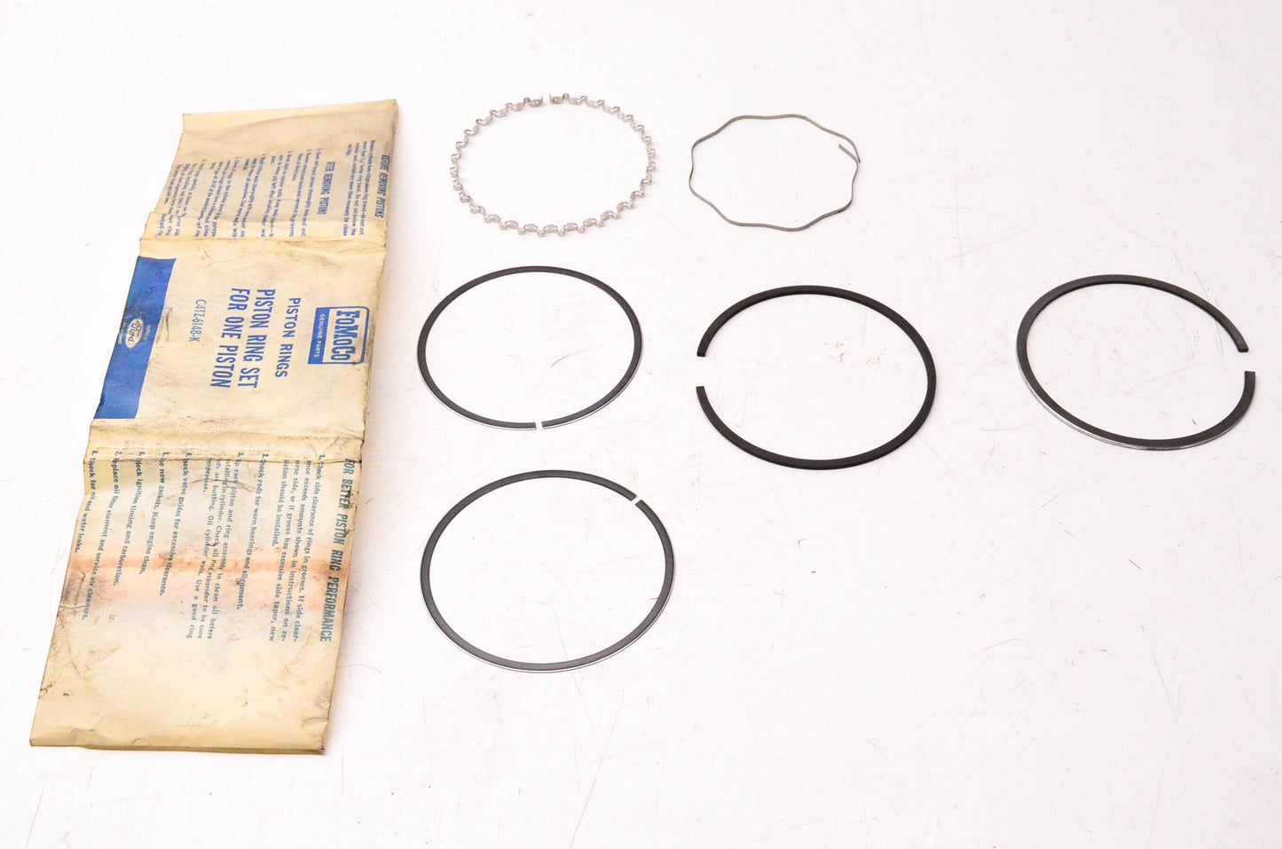 New OEM Ford C4TZ-6148-K Piston Ring Kit NOS