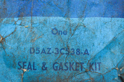 New OEM Ford D5AZ-3C538-A Seal & Gasket Kit NOS