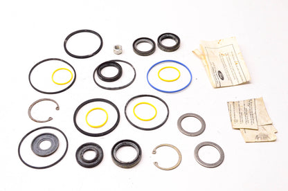 New OEM Ford D5AZ-3C538-A Seal & Gasket Kit NOS