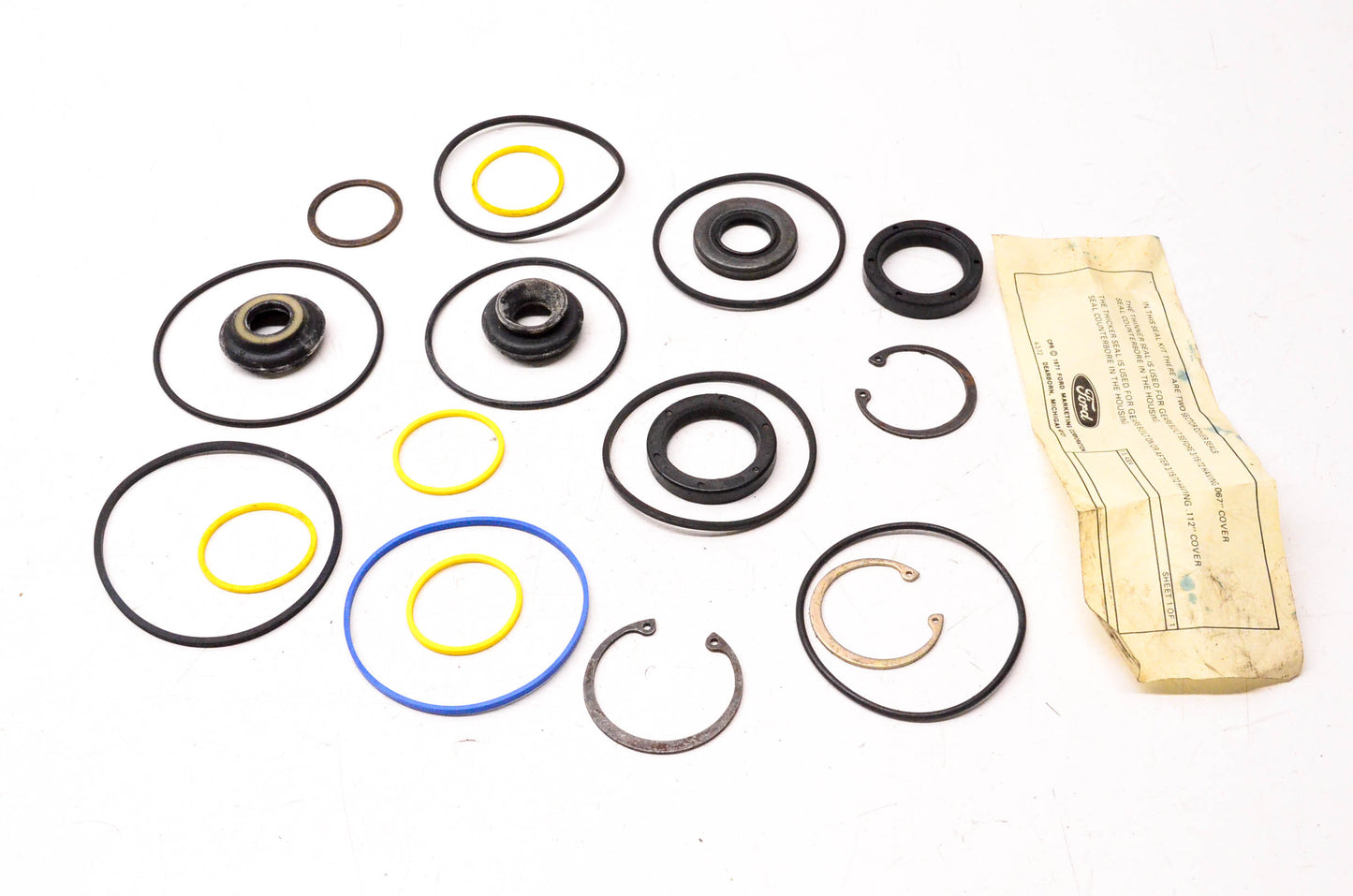 New OEM Ford D3AZ-3C538-A Seal & Gasket Kit NOS