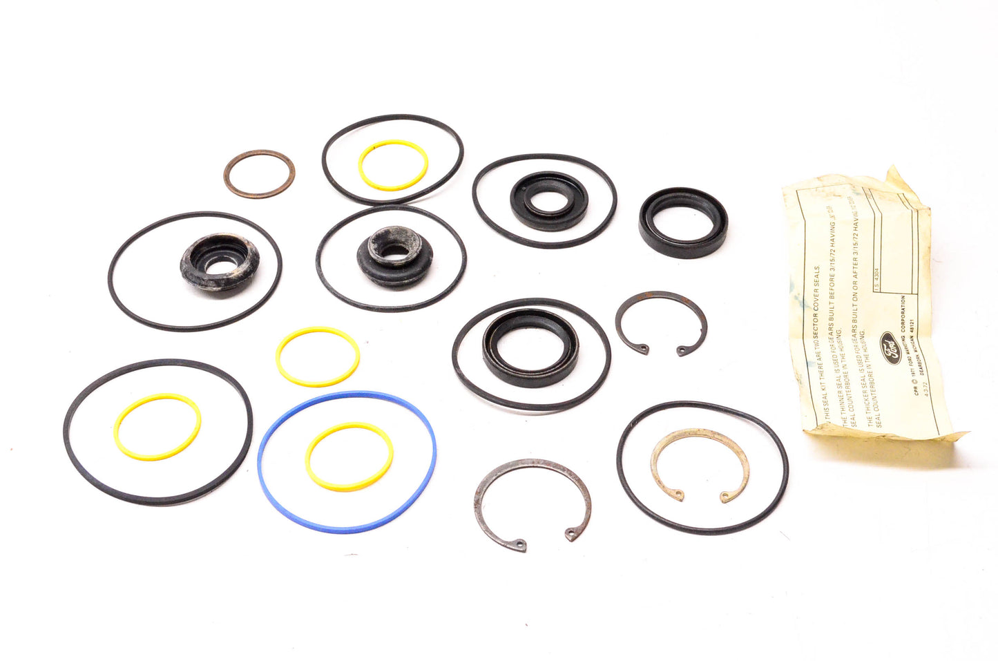 New OEM Ford D3AZ-3C538-A Seal & Gasket Kit NOS