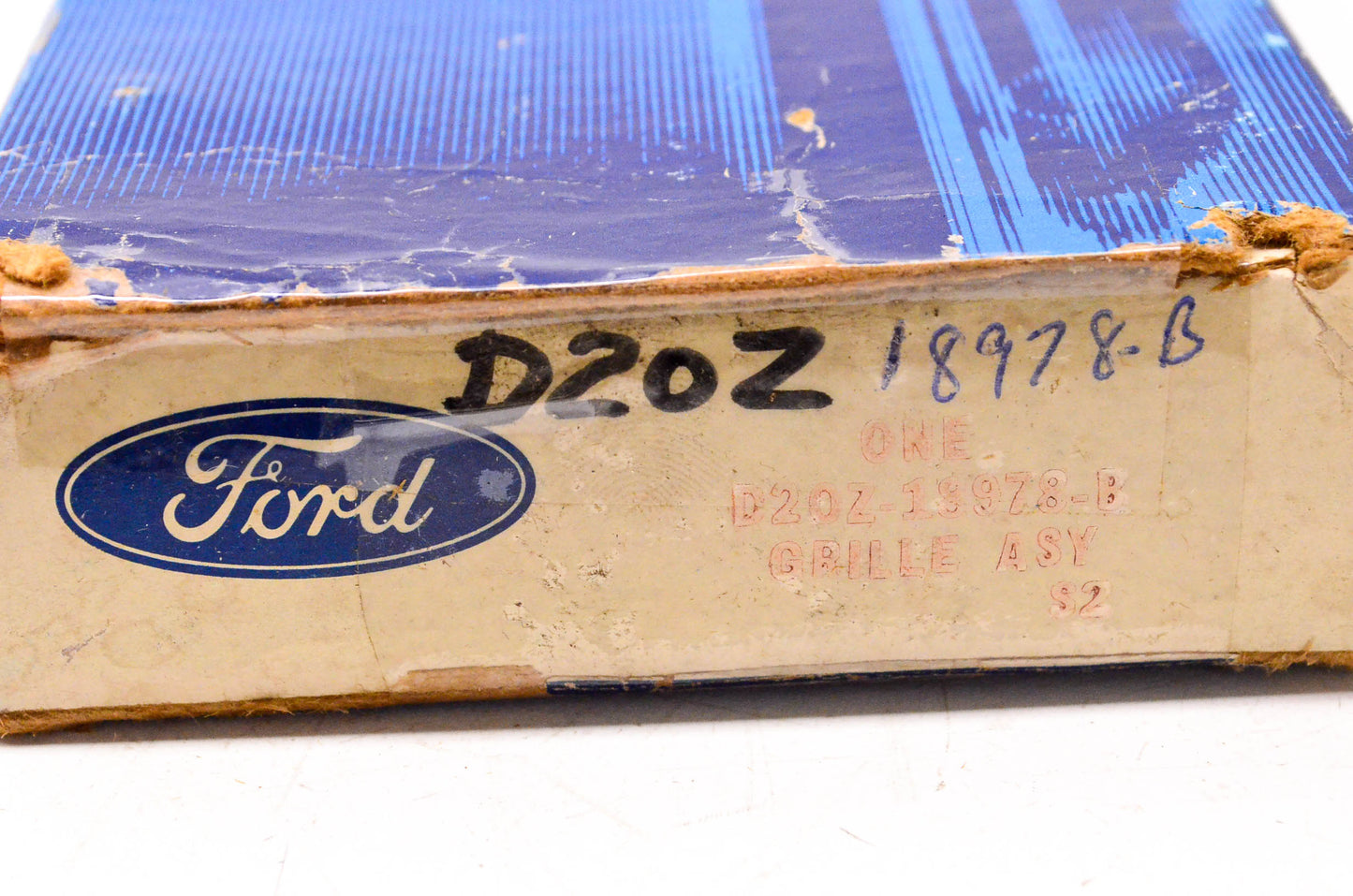 New OEM Ford D20Z-18978-B, D2OZ-18978-B Radio Speaker Grille NOS