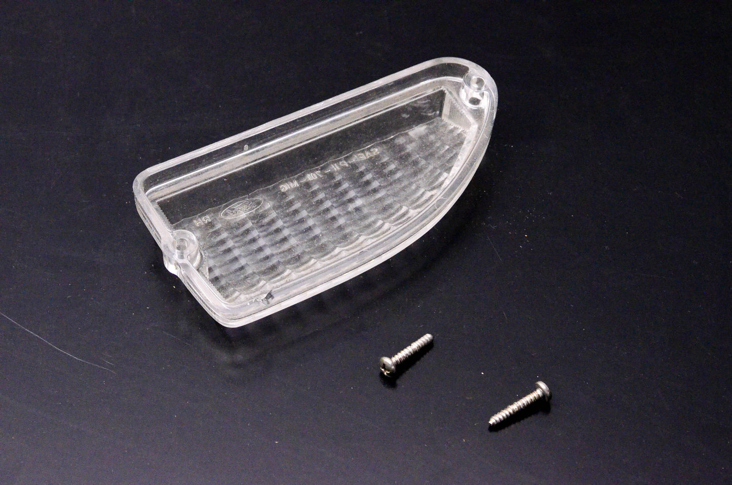 New OEM Ford D0ZZ-13208-A Right Hand Parking Lamp Lens NOS