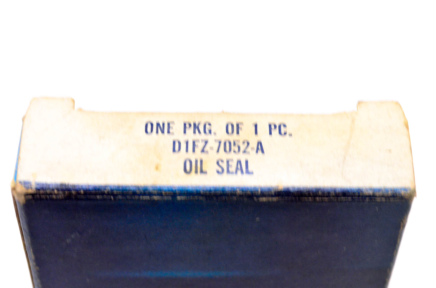 New OEM Ford D1FZ-7052-A Oil Seal NOS