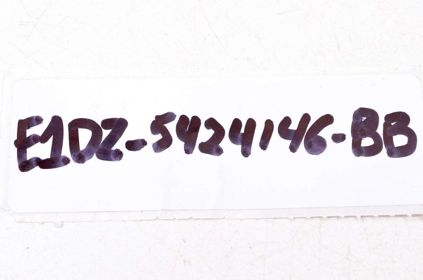 New OEM Ford E1DZ-5424146-BB Clip Qty 2 NOS