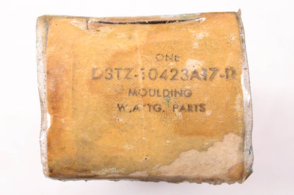 New OEM Ford D3TZ-10423A17-D Upper Cab Moulding Kit NOS