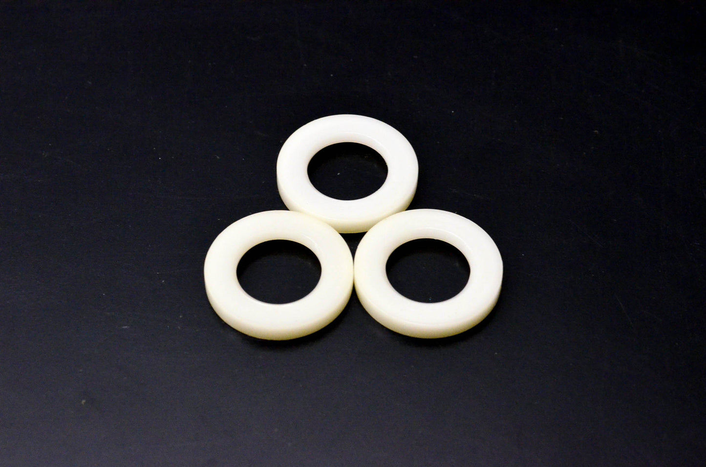 New OEM Ford D27Z-3197-B Seal Qty 3 NOS