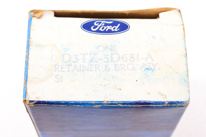 New OEM Ford D3TZ-3D681-A Retainer & Bearing Assembly NOS