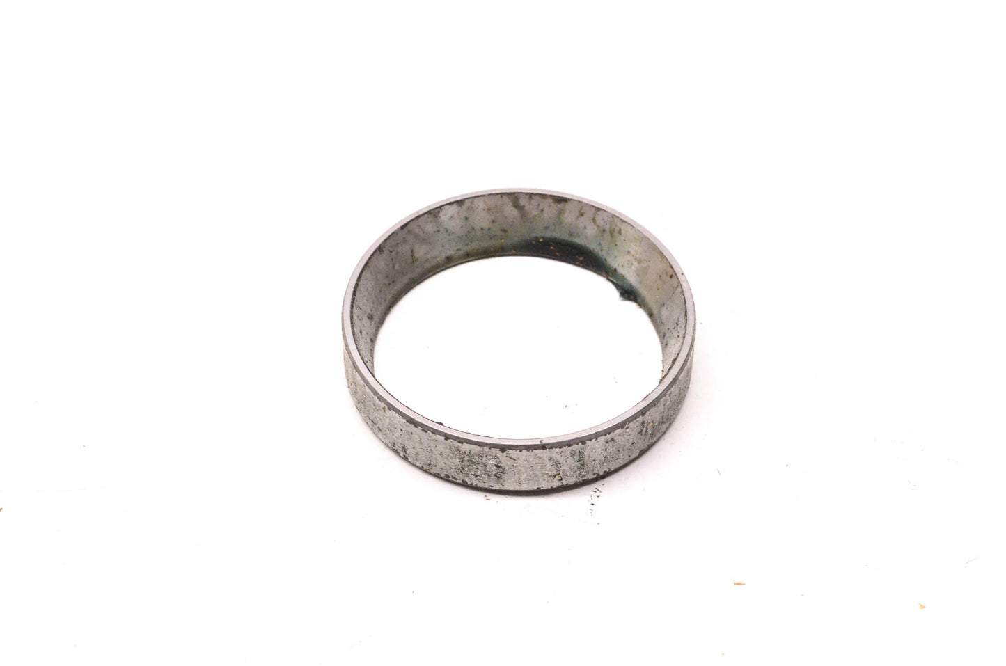 New OEM Ford D4AZ-1202-A Wheel Bearing Cup NOS