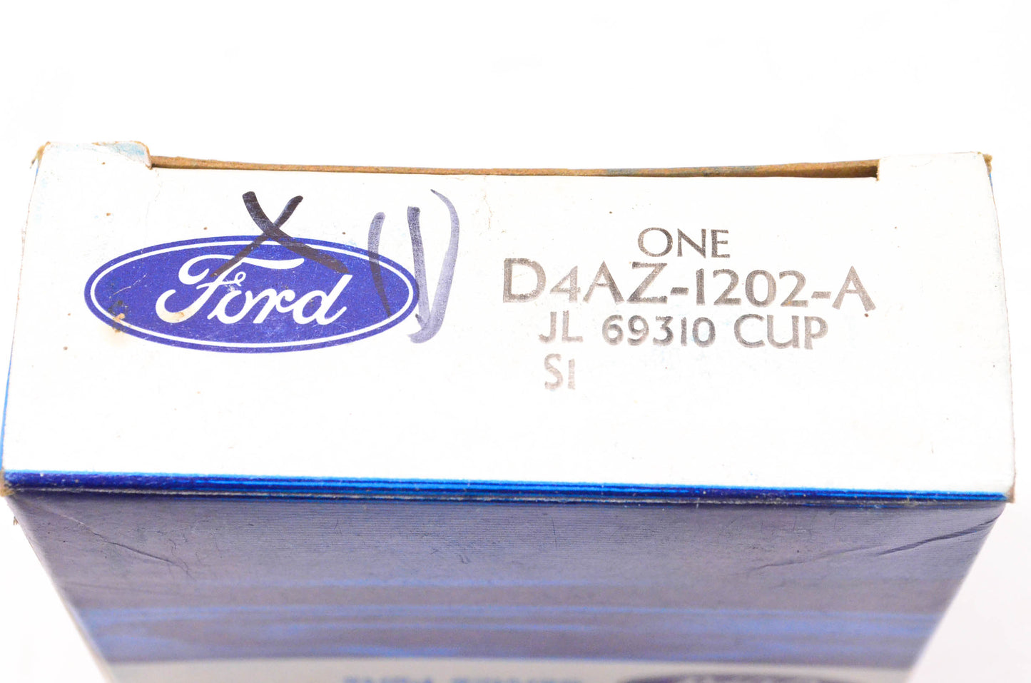 New OEM Ford D4AZ-1202-A Wheel Bearing Cup NOS