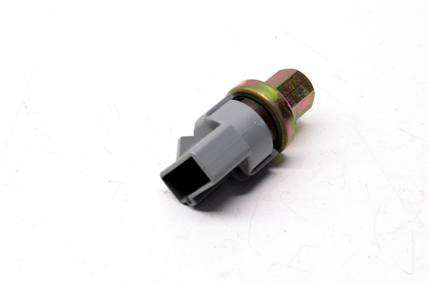 New OEM Ford E1VY-19E561-A Clutch Cycling Pressure Switch NOS
