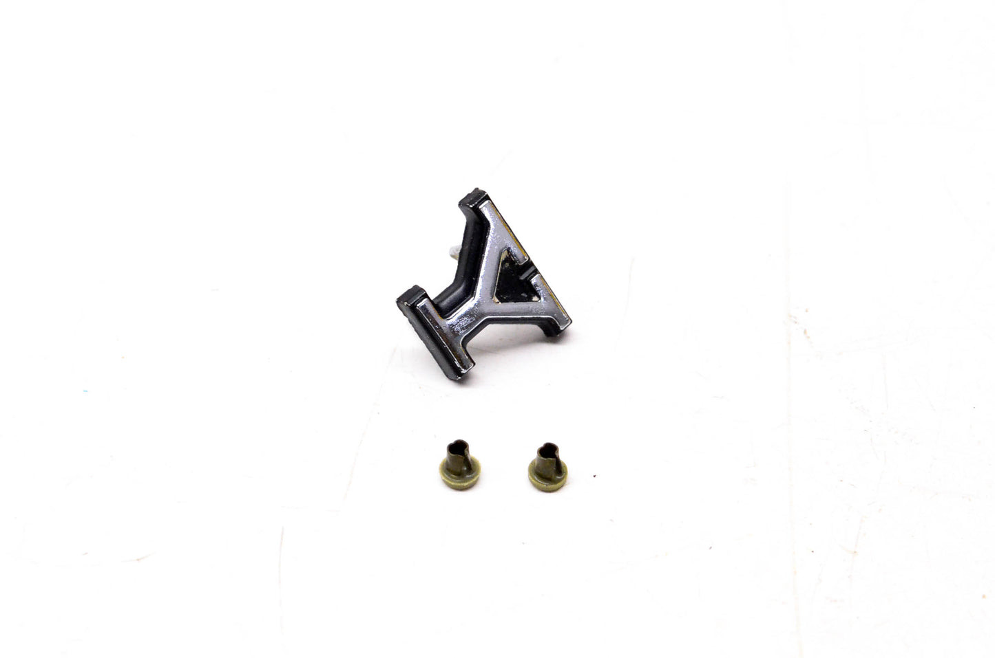 New OEM Ford D54Y-16606-F Letter Y Emblem NOS