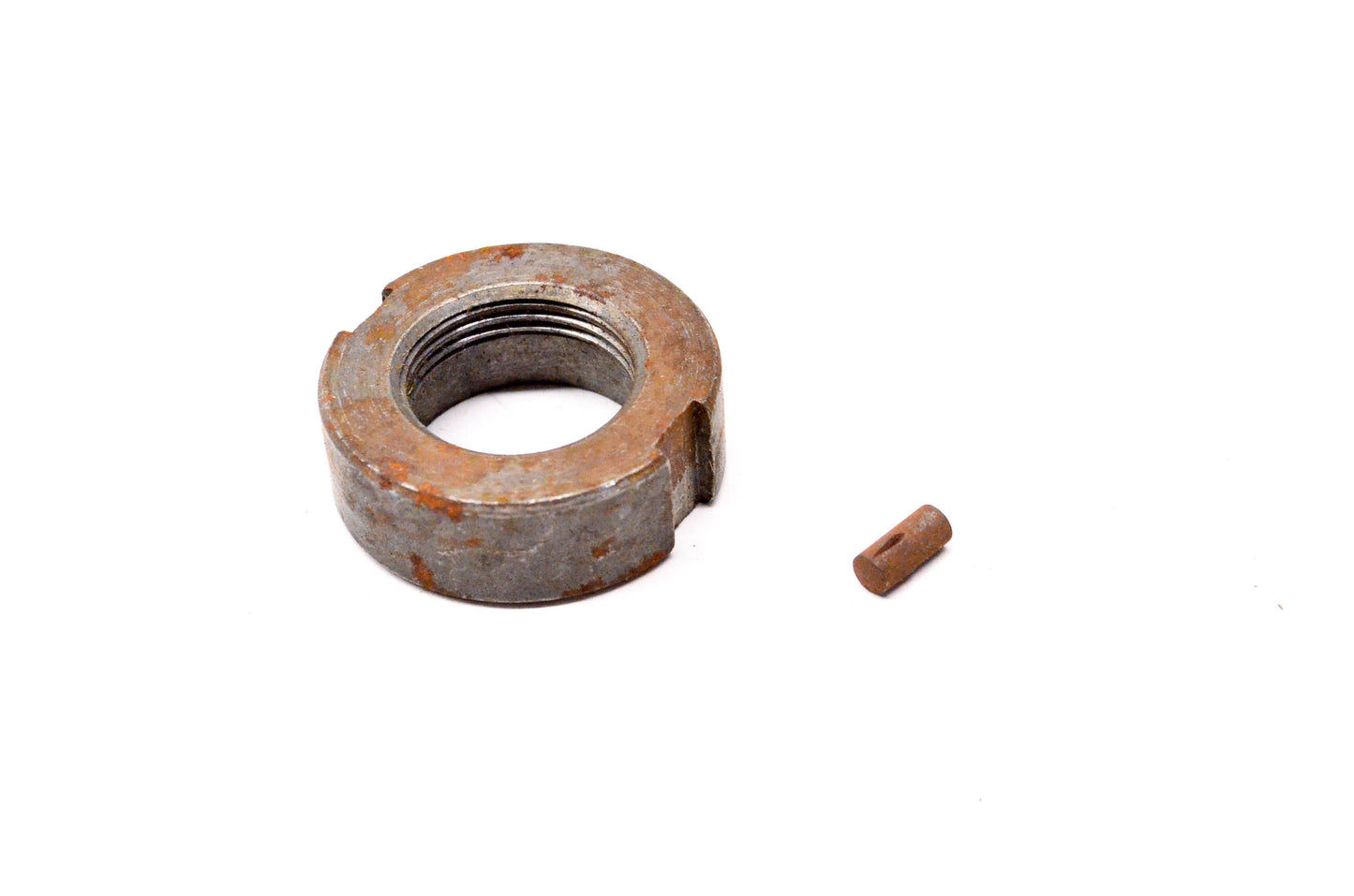 New OEM Ford D8RZ-3F514-A Nut & Pin NOS