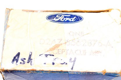 New OEM Ford D2AZ-6562876-A Ash Tray Receptacle Assembly NOS