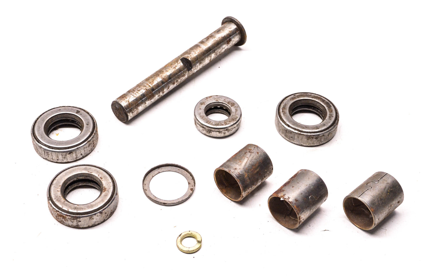 New OEM Ford B3T-3111-A Spindle Bolt Kit NOS