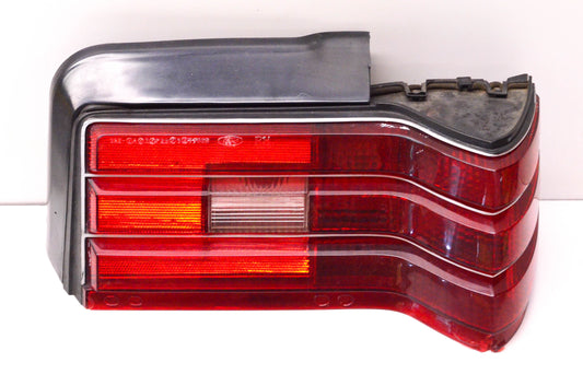 New OEM Ford D9WY-13404-A Lamp Assembly NOS