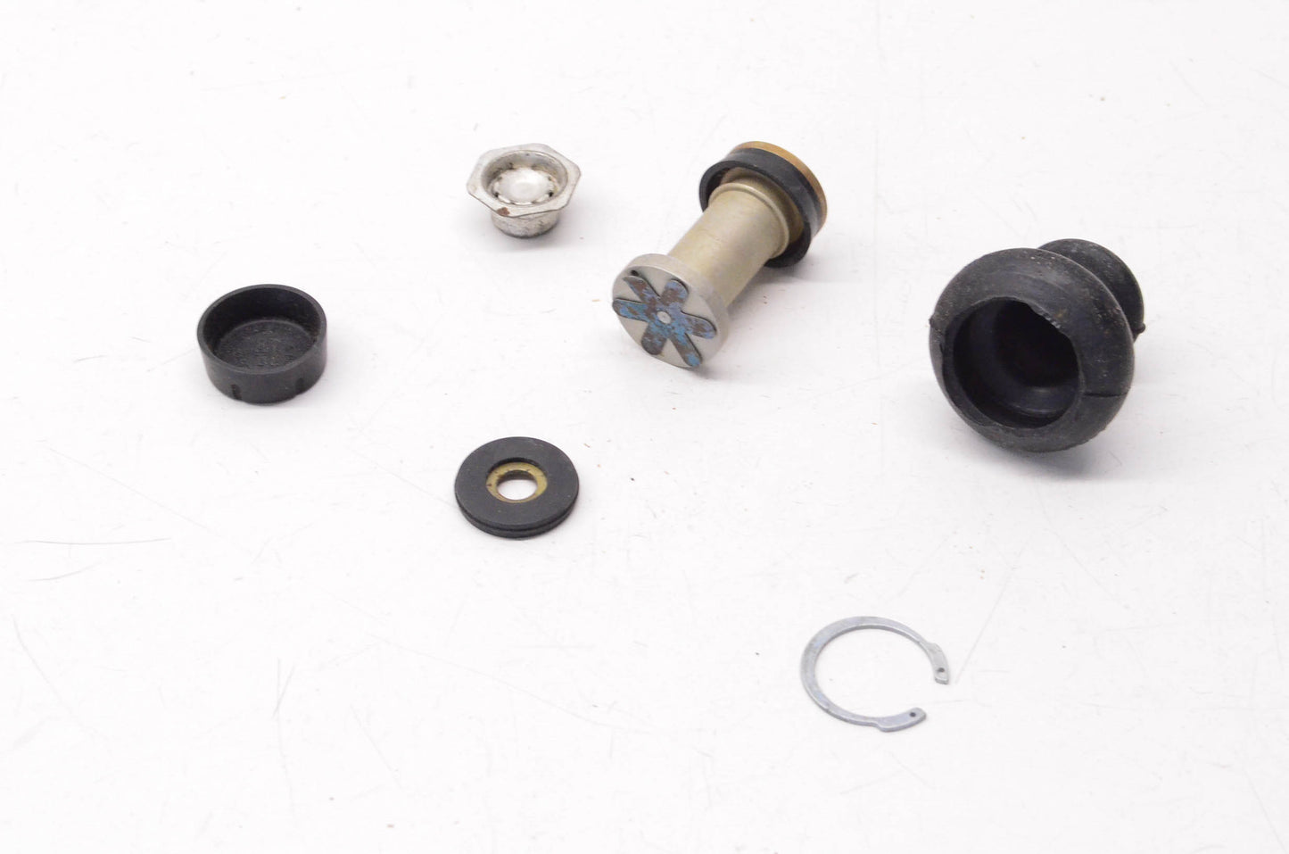New OEM Ford C0AZ-2004-B Master Cylinder Repair Kit NOS